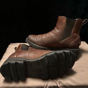 Sorel waterproof brown boots